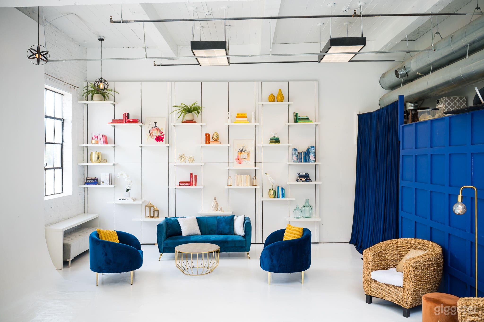 A beautiful airy canvas for your creative expression Photo 2