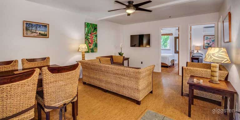  Gorgeous and Gloomy Bungalow in Haleiwa 