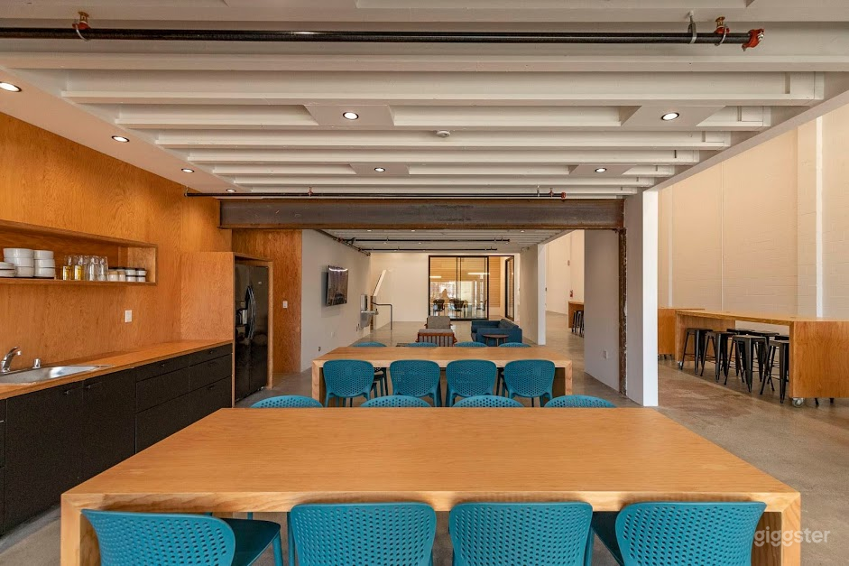 PRODUCTION OFFICE/EVENT SPACE Photo 3