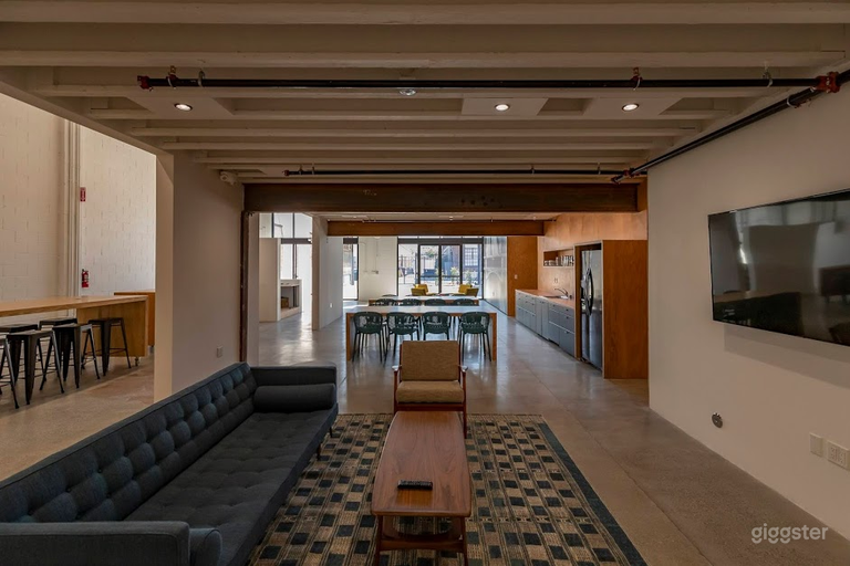  PRODUCTION OFFICE/EVENT SPACE 