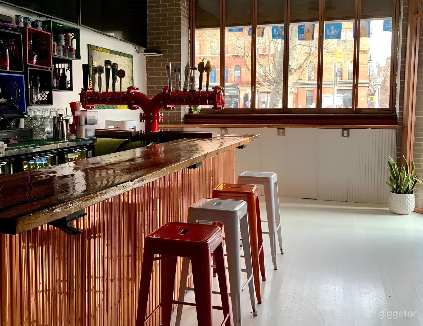 Versatile and Lively Sports Bar Photo 1