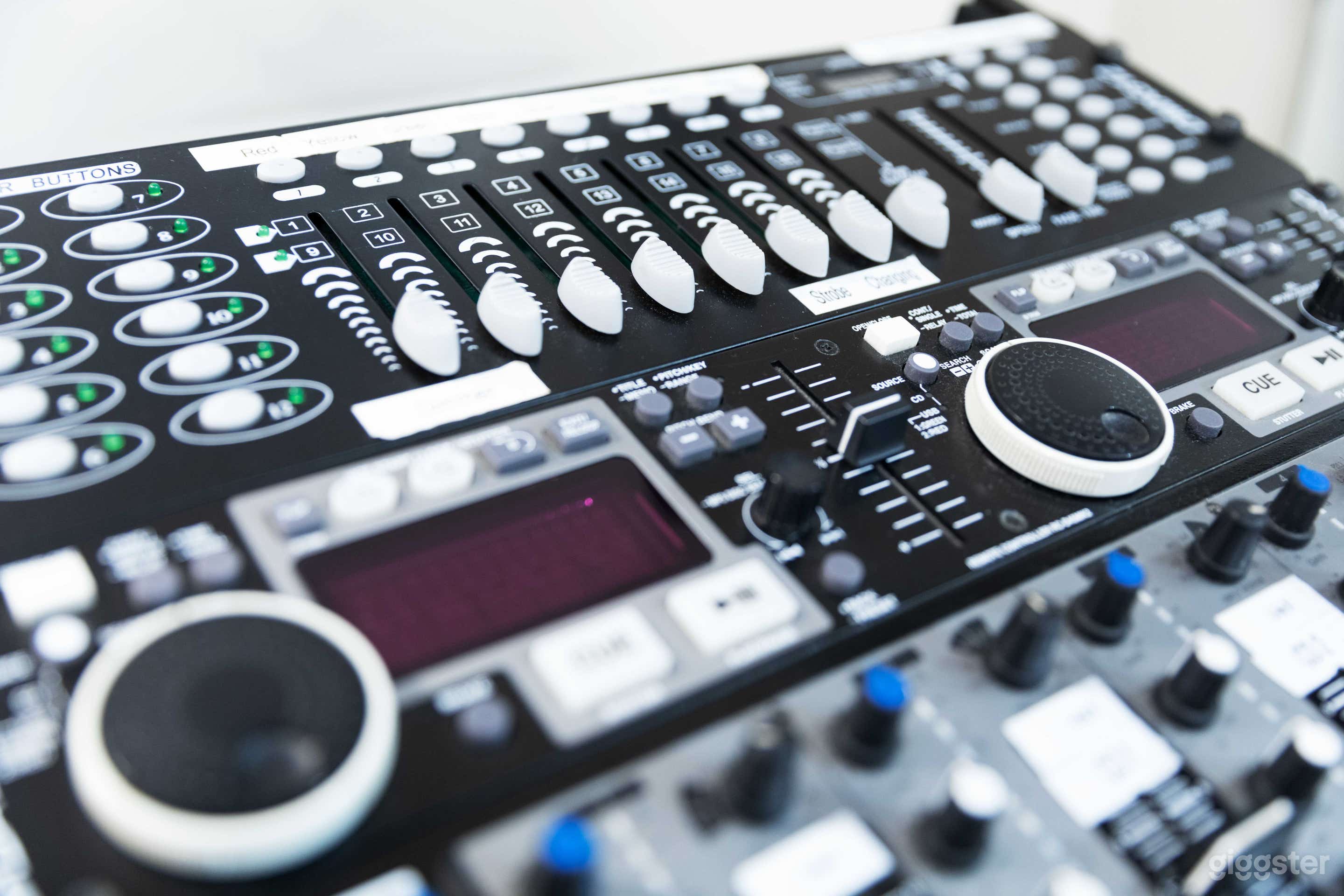 Dance Studio A for 50 People (Sprung Maple Floor) Photo 4