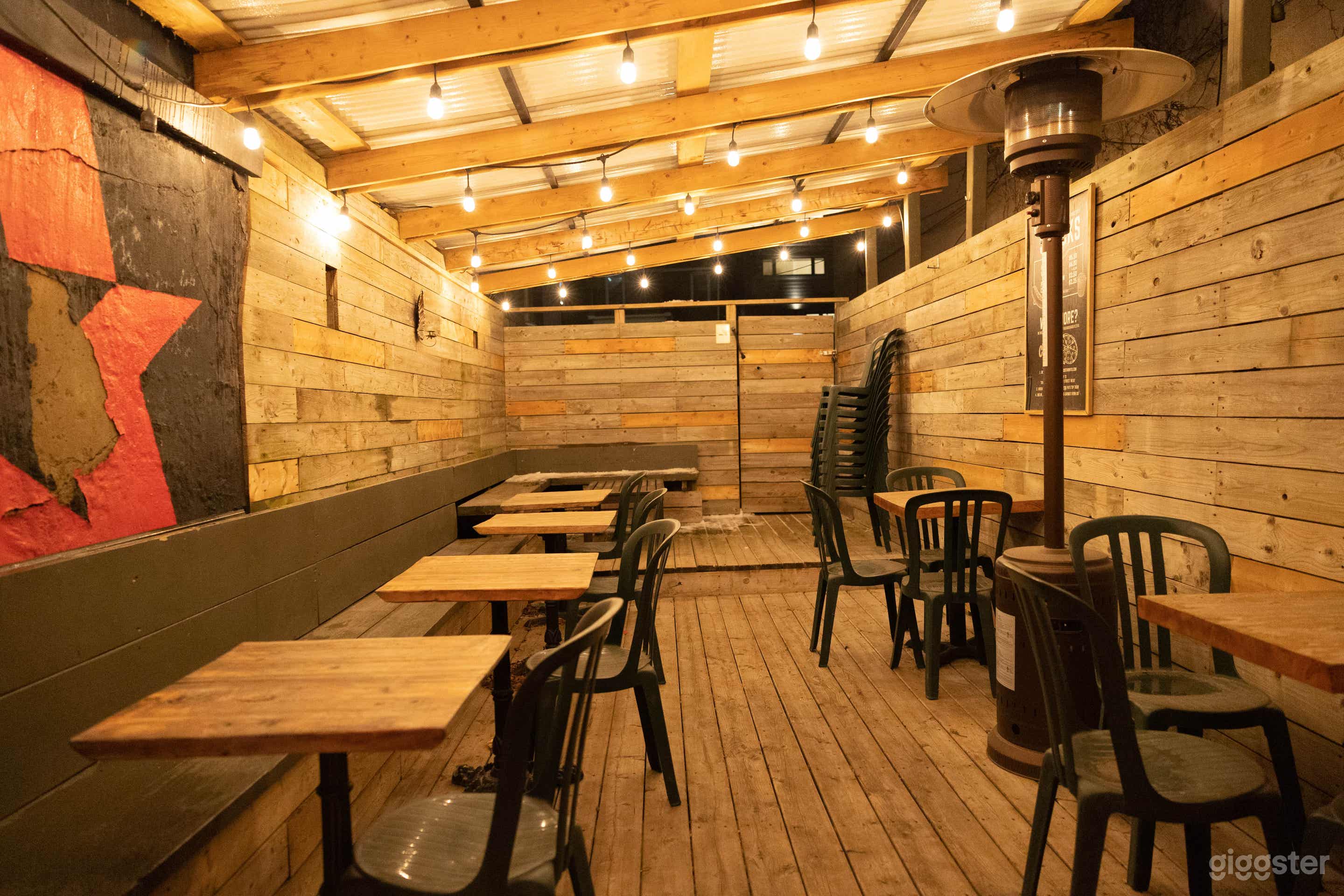 Dystopia Karaoke Room Photo 3