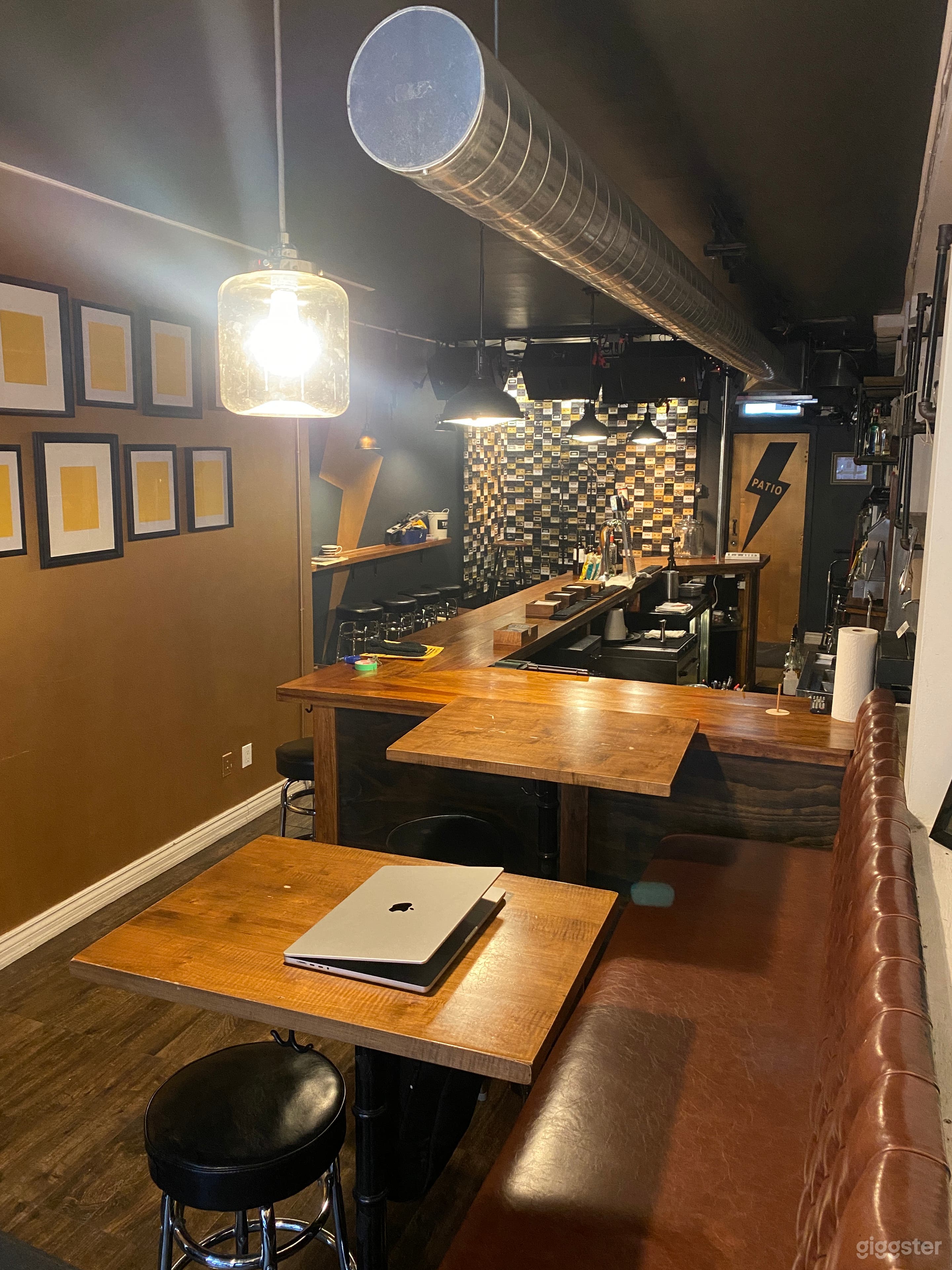 Dystopia Karaoke Room Photo 2