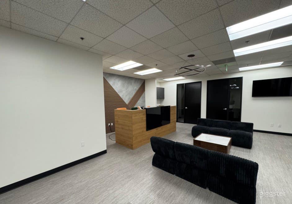 A Very Stylish Lobby Photo 2