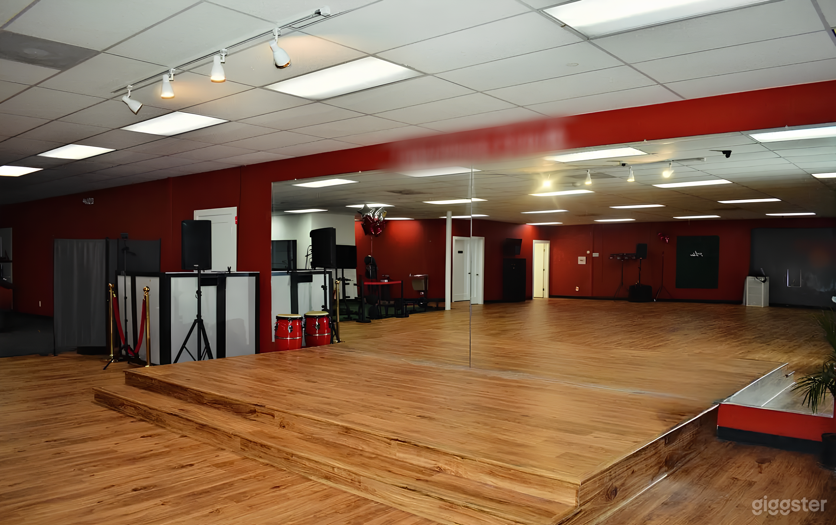 Dance Studio | Fitness, Rehearsals, Events, & More Photo 4