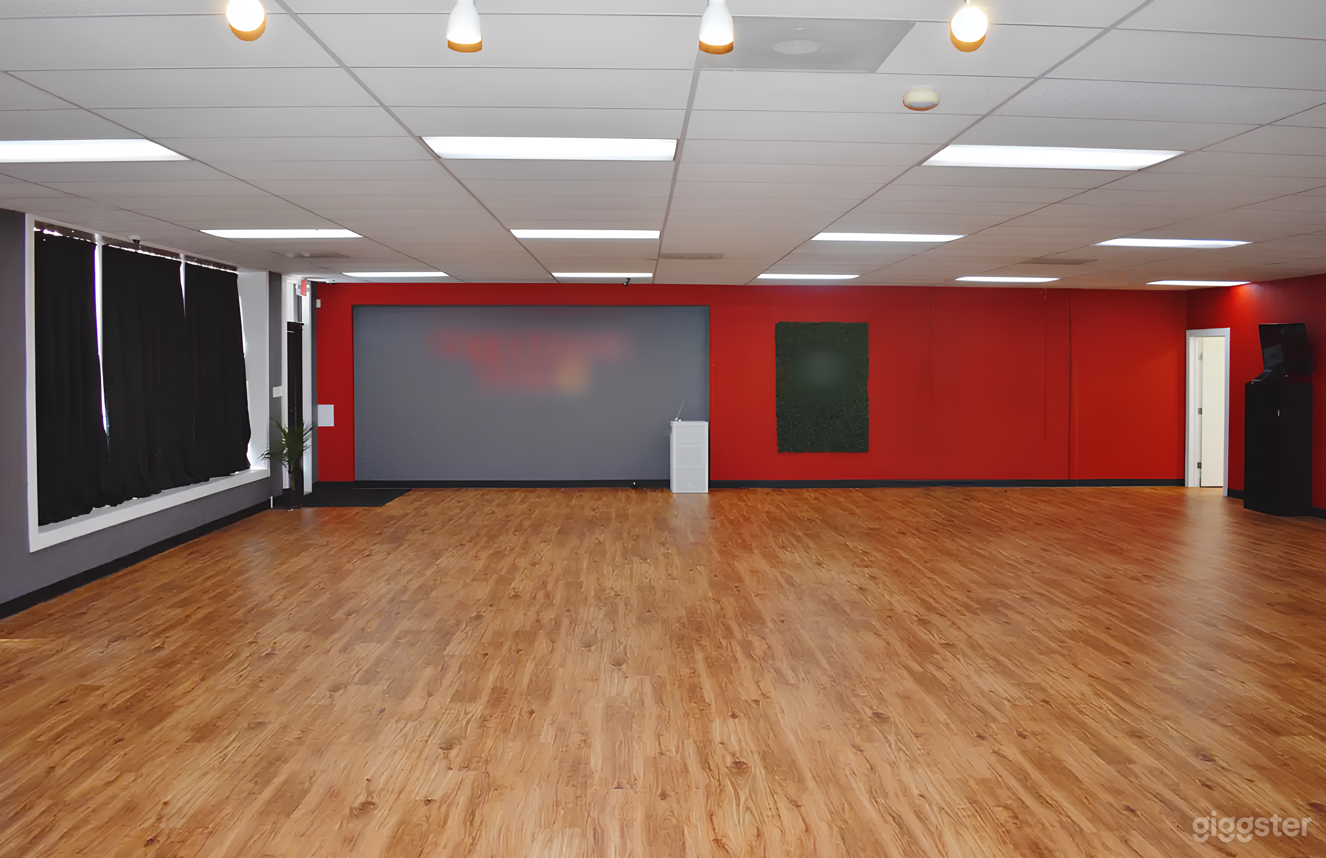 Dance Studio | Fitness, Rehearsals, Events, & More Photo 3