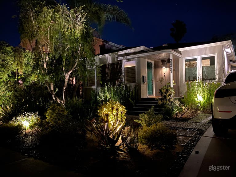  Mid-Century Eclectic in Santa Monica with Backyard 