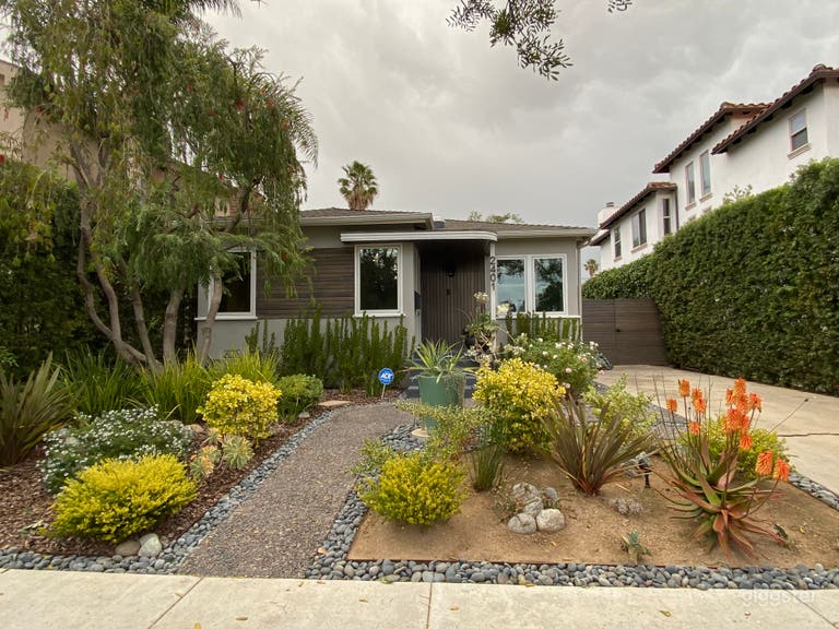  Mid-Century Eclectic in Santa Monica with Backyard 