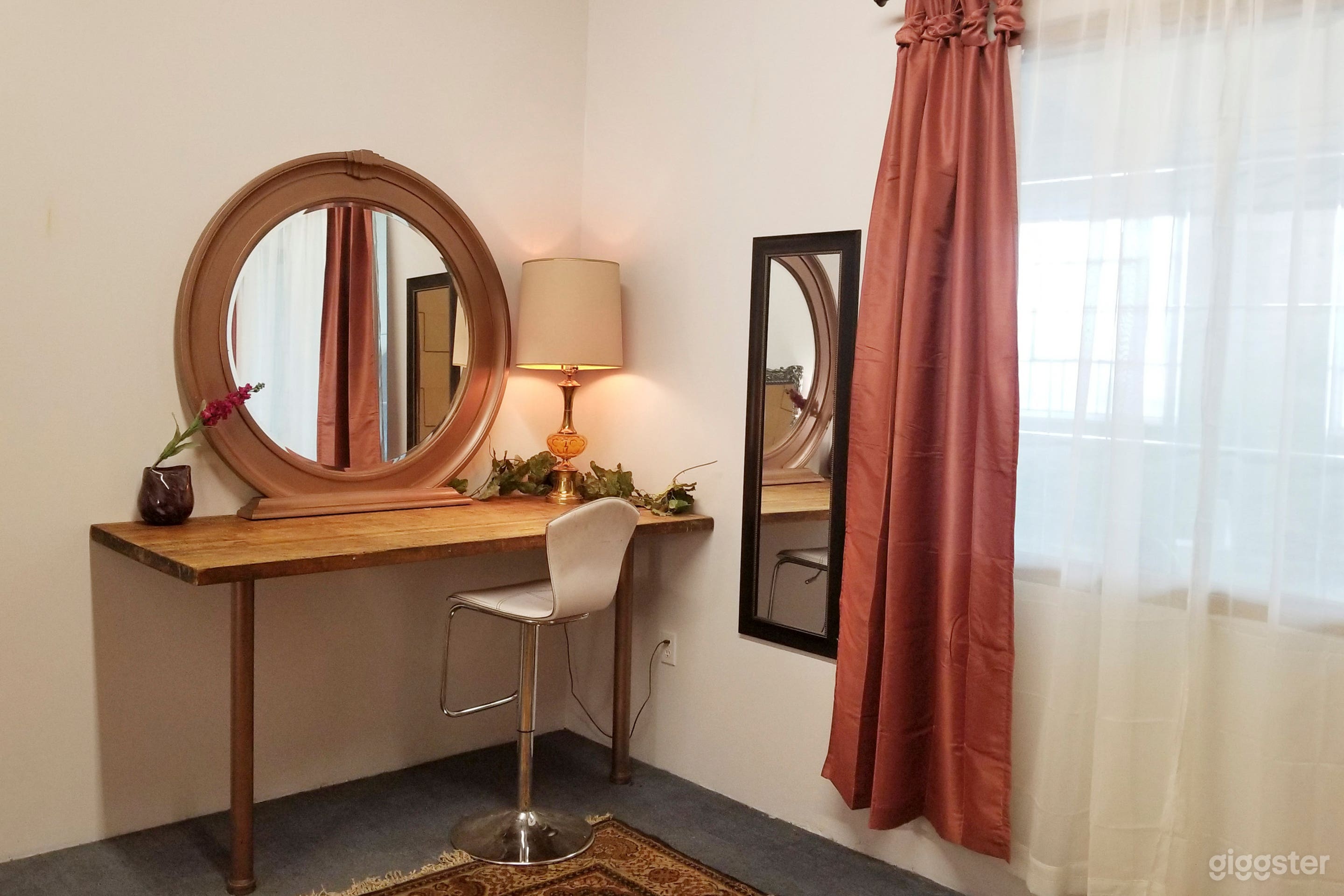  A Raw, Industrial Loft Photo 4