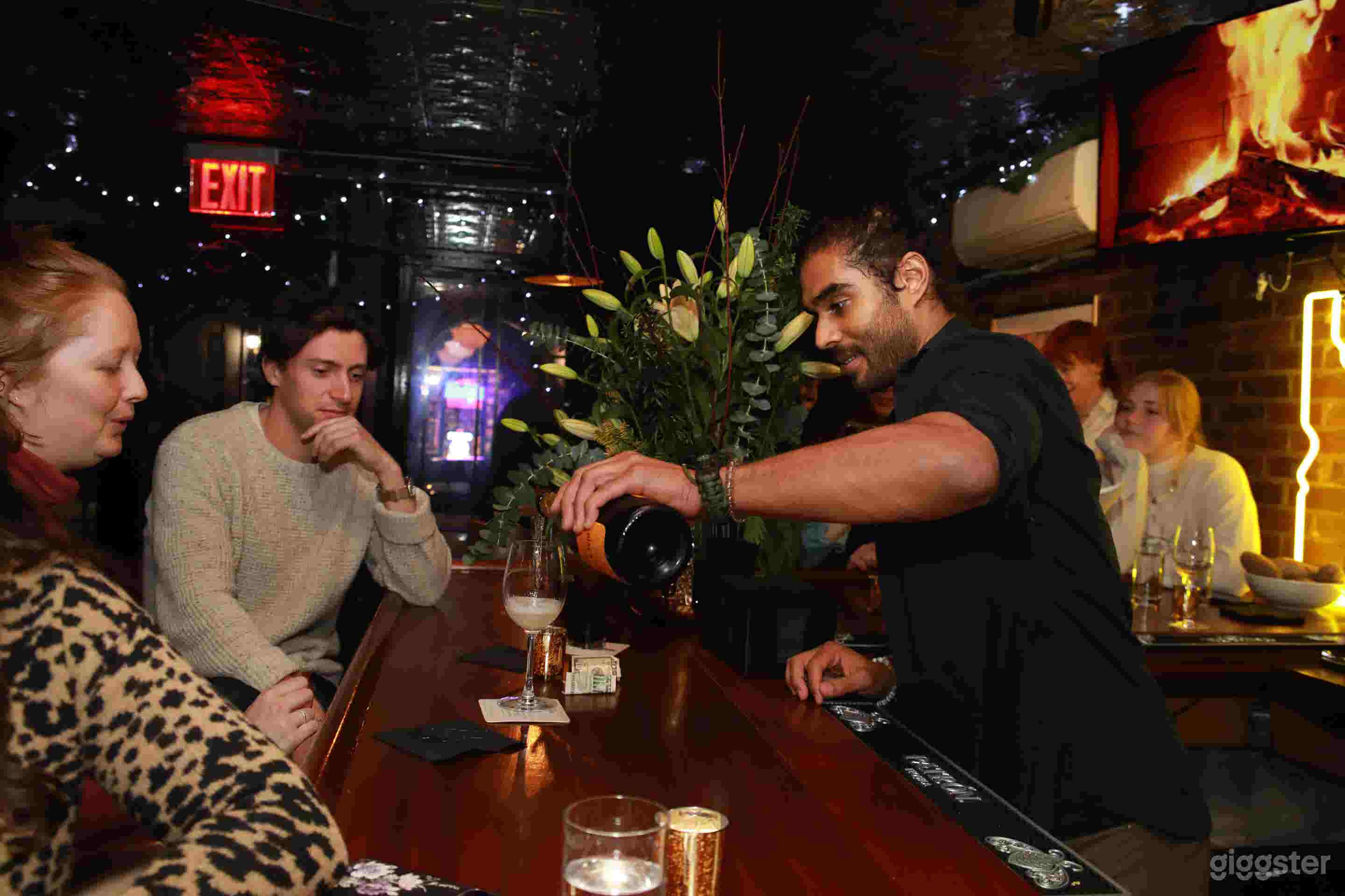 Upscale, Idaho-themed bar Photo 1