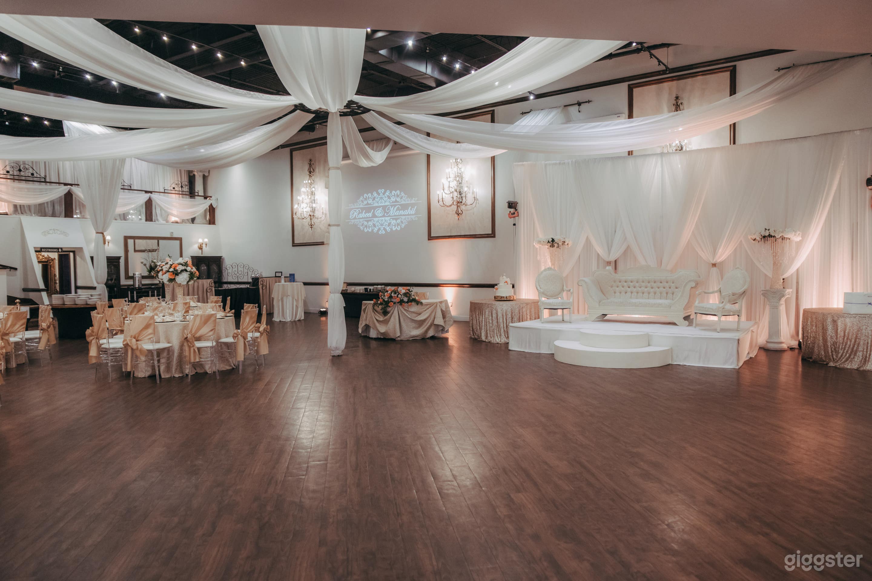 Elegant Grand Ballroom in Houston Photo 3