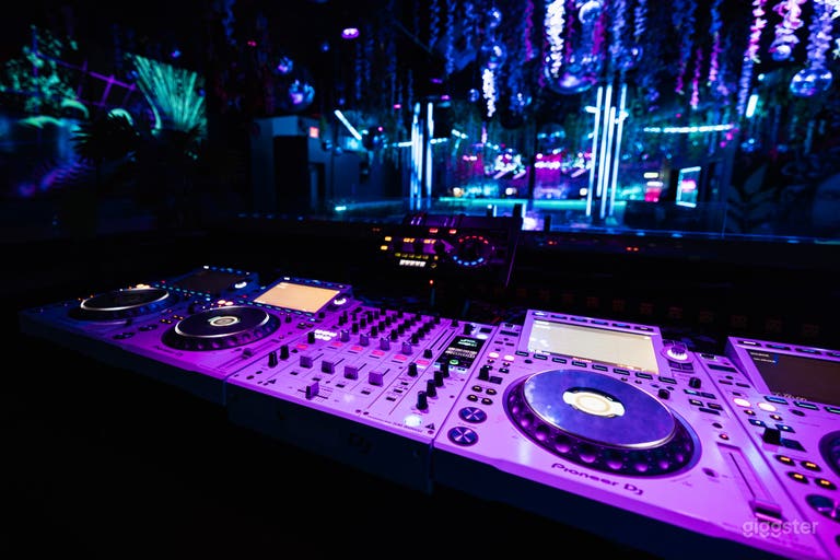  Nightclub Venue  