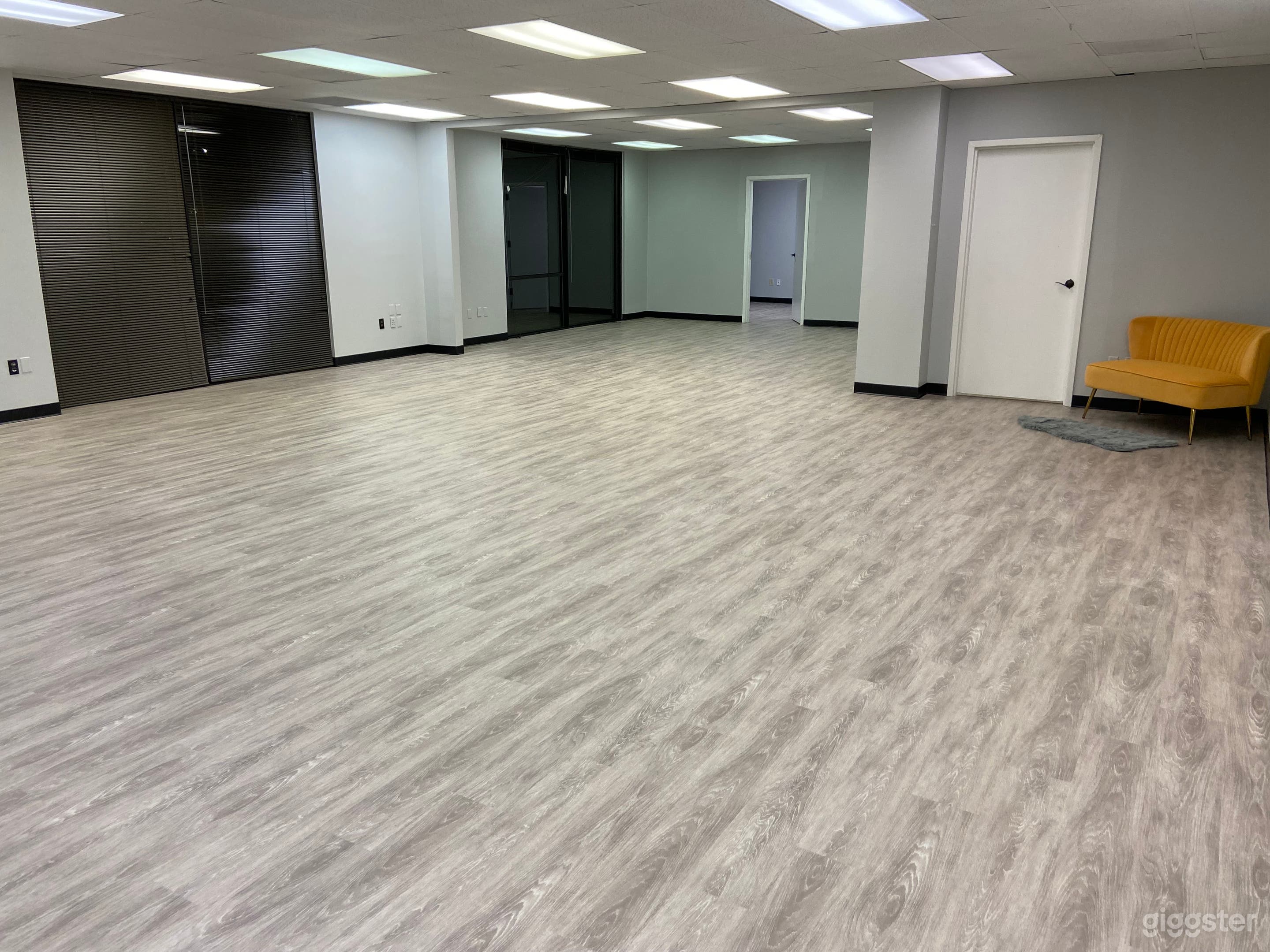 Bright space Photo Room with natural light Photo 4