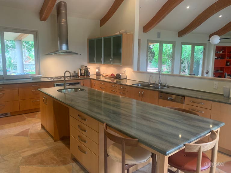  Tranquil 50 acre estate 