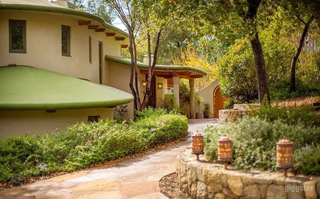 Tranquil 50 acre estate Photo 1