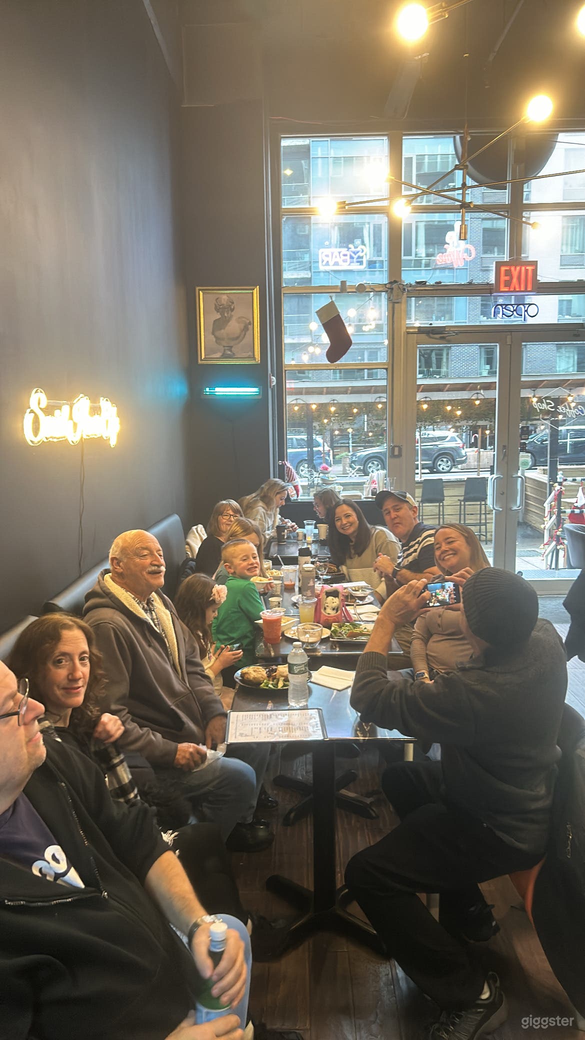 Cozy &amp; Intimate retro coffee and wine bar Photo 1