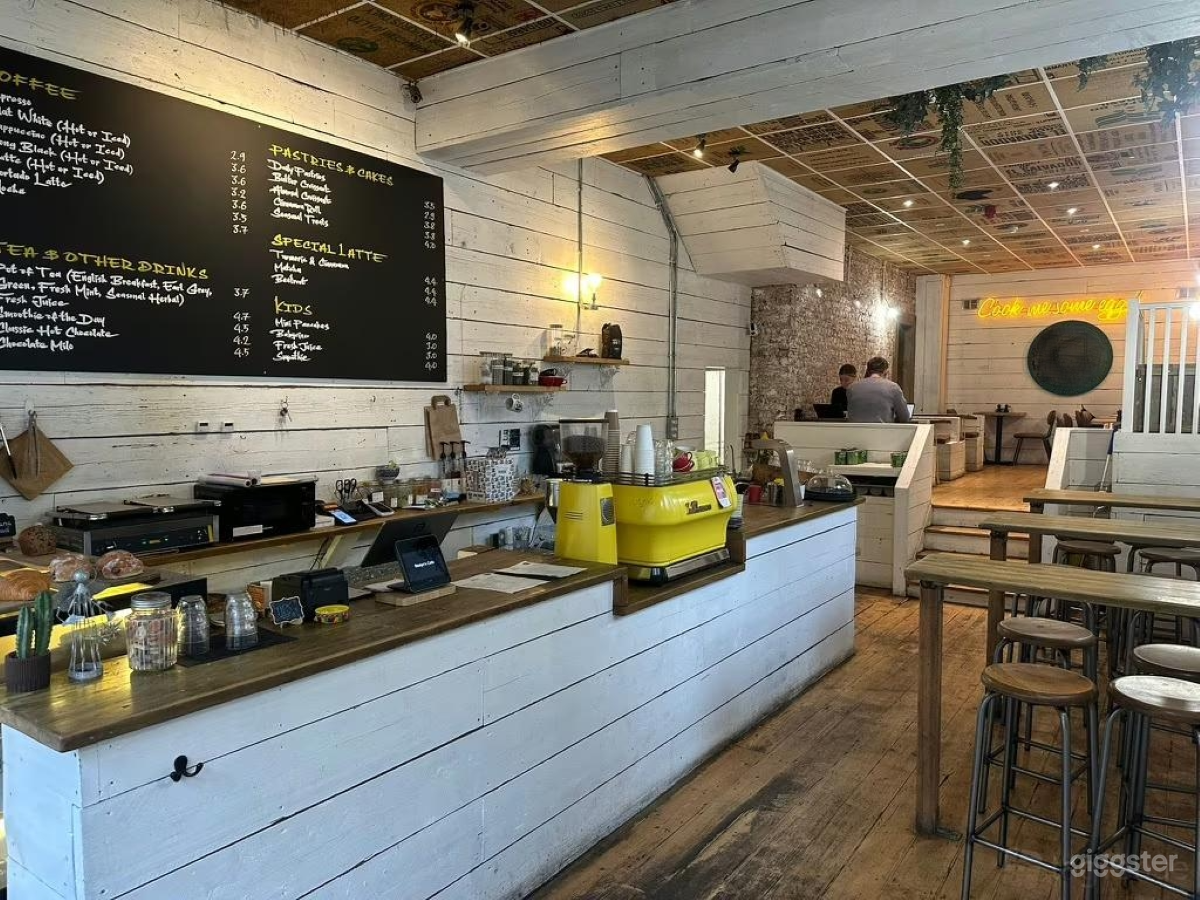 Cosy Restaurant with Kitchen & Bar Photo 3