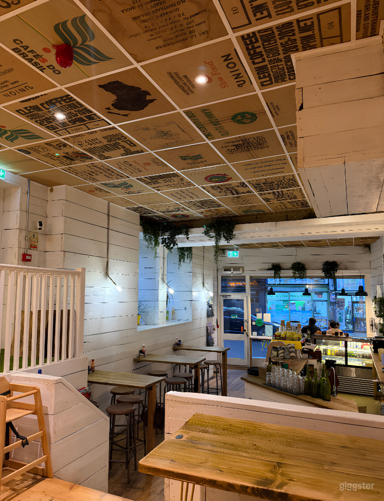  Cosy Restaurant with Kitchen & Bar 