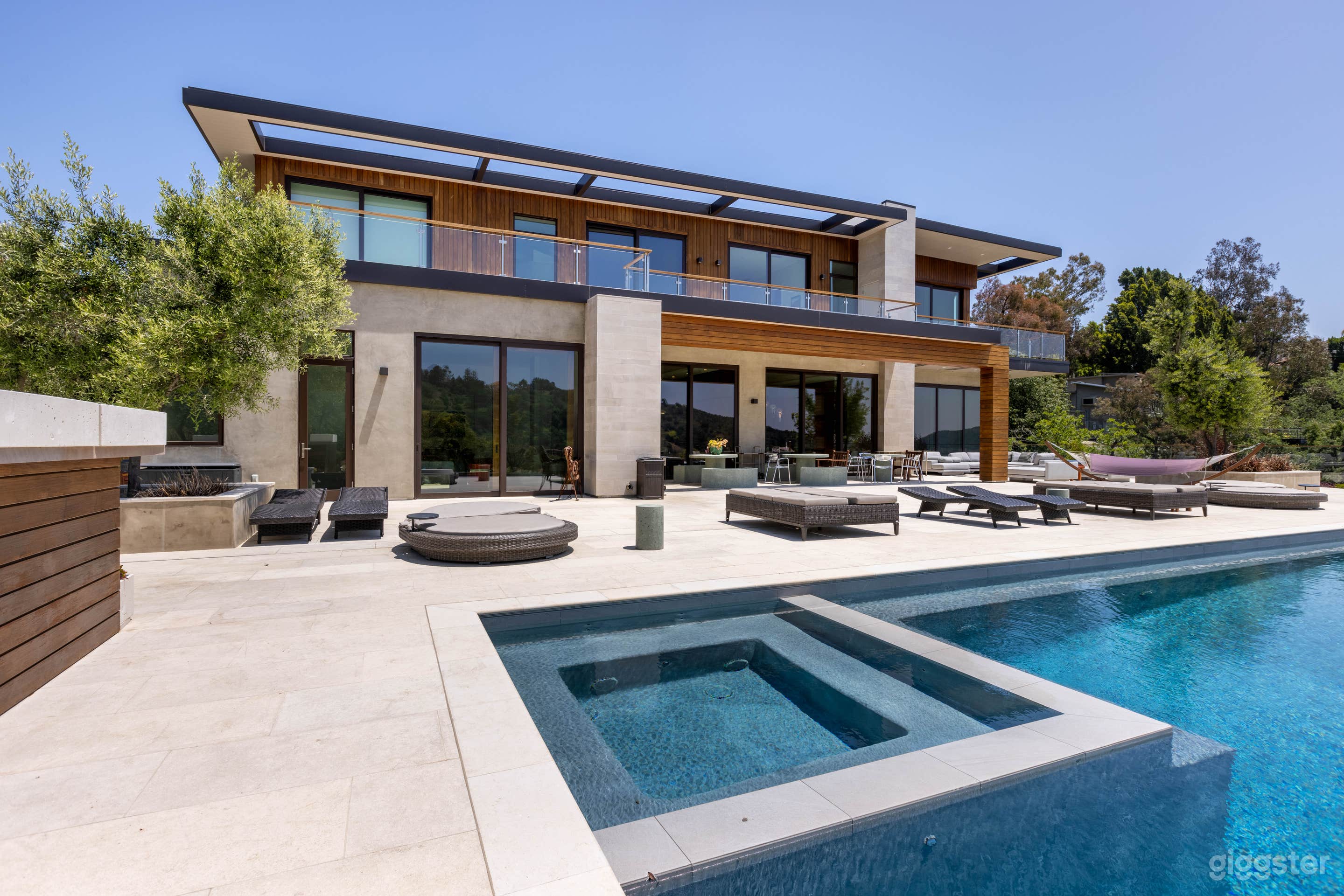 Modern No.2930 Photo 1