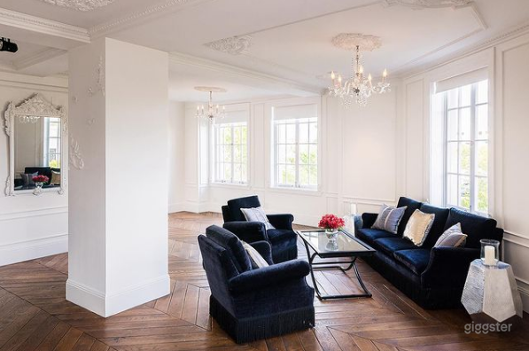 The Versatile Studio Photo 1