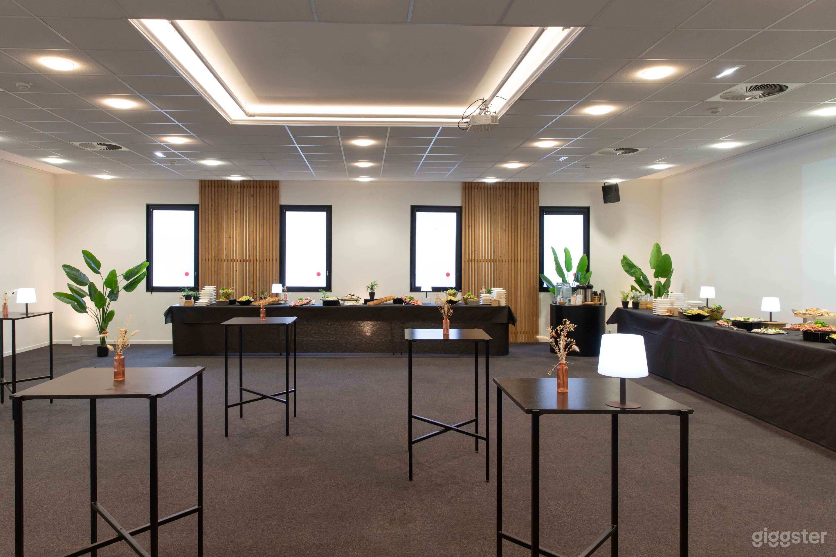 Classy Conference Room in Paris Photo 4