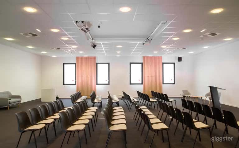  Classy Conference Room in Paris 