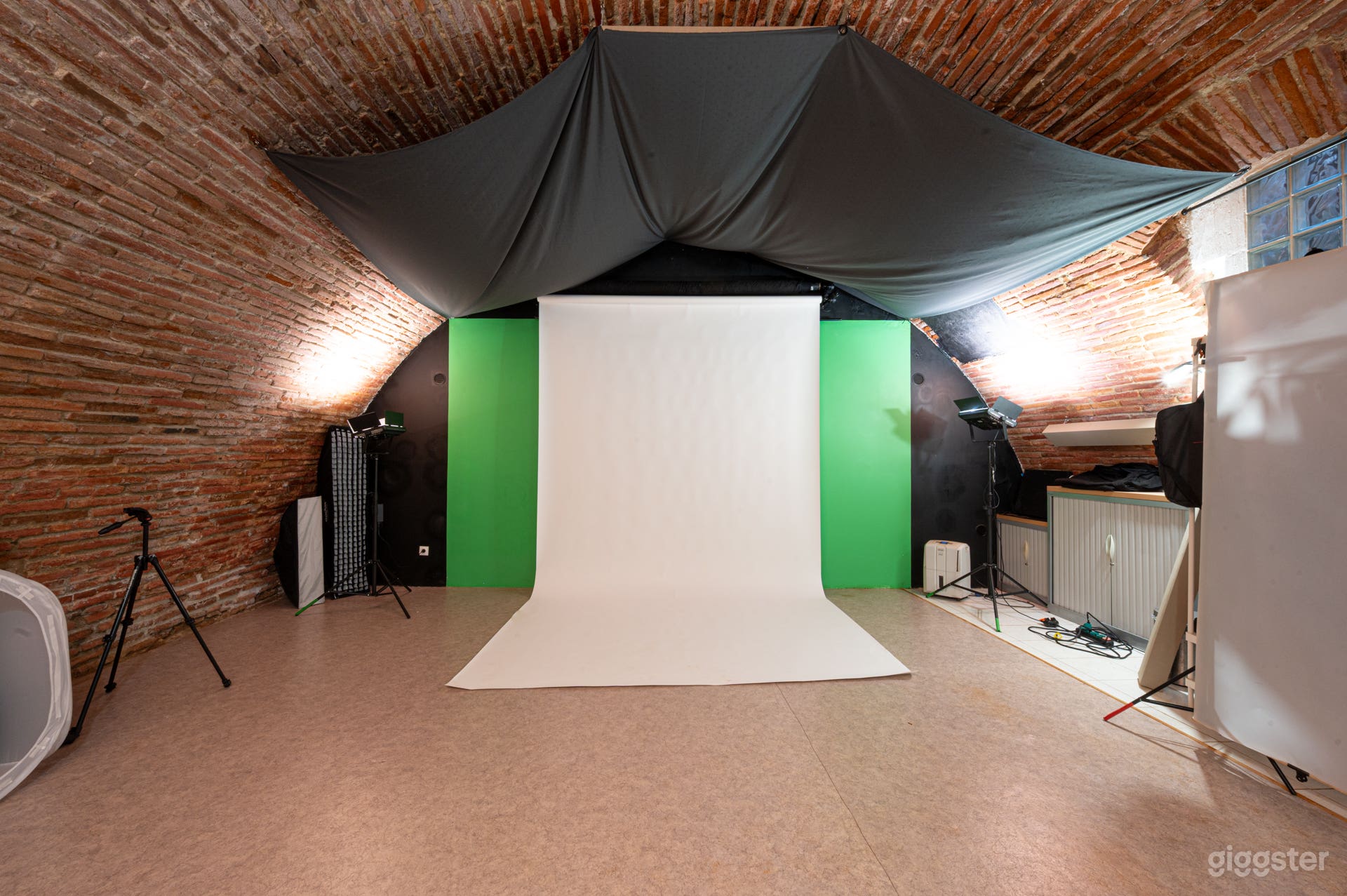 Photo de Un Hub Créatif de 200m² à Toulouse pour le Tournage. 2