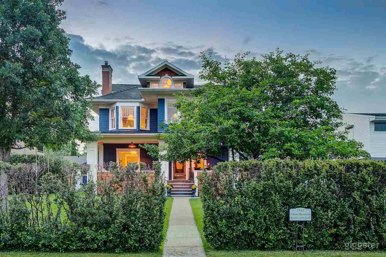Manor Gorgeous Bathroom Set Up Photo 3