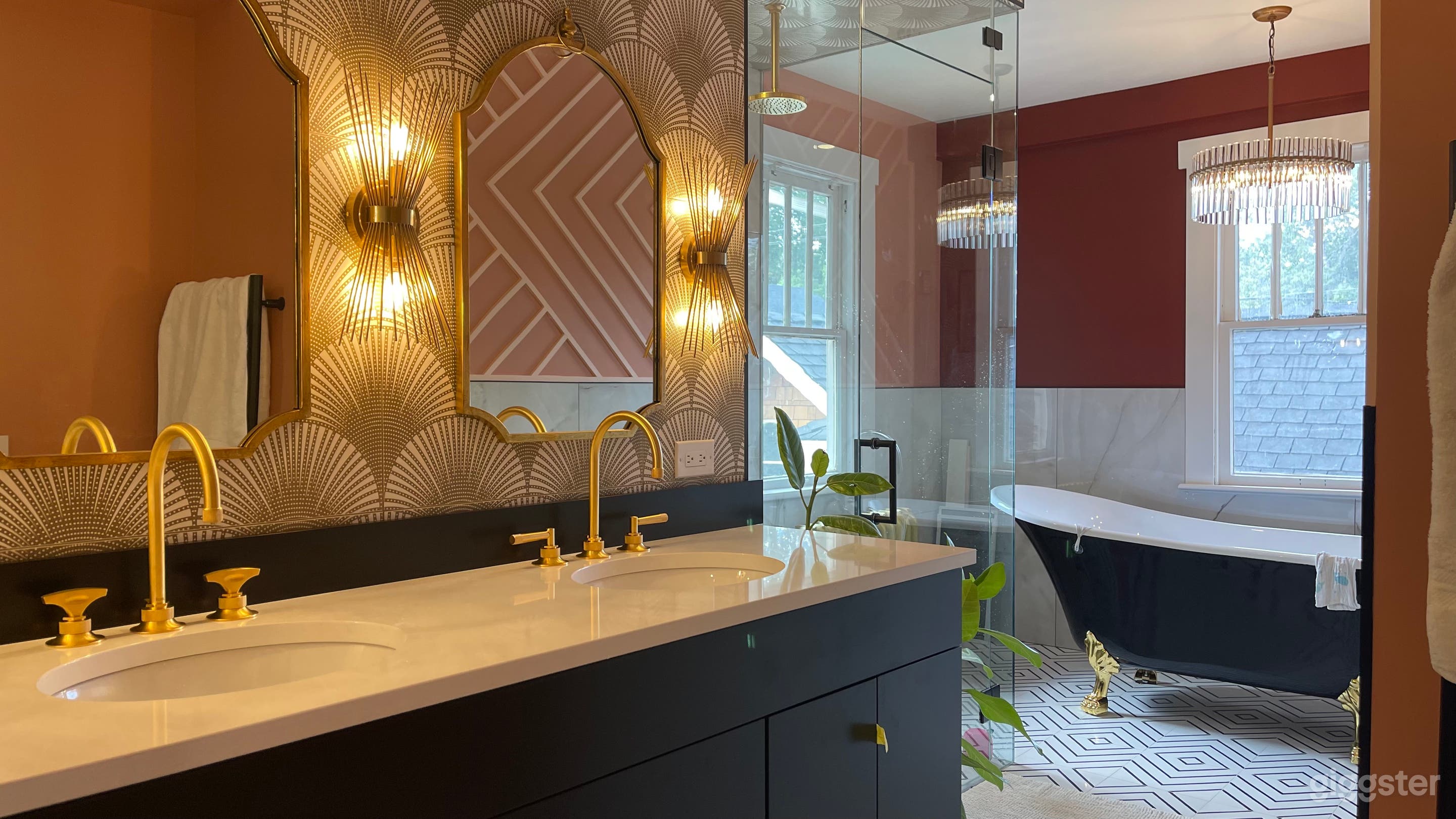 Manor Gorgeous Bathroom Set Up Photo 1