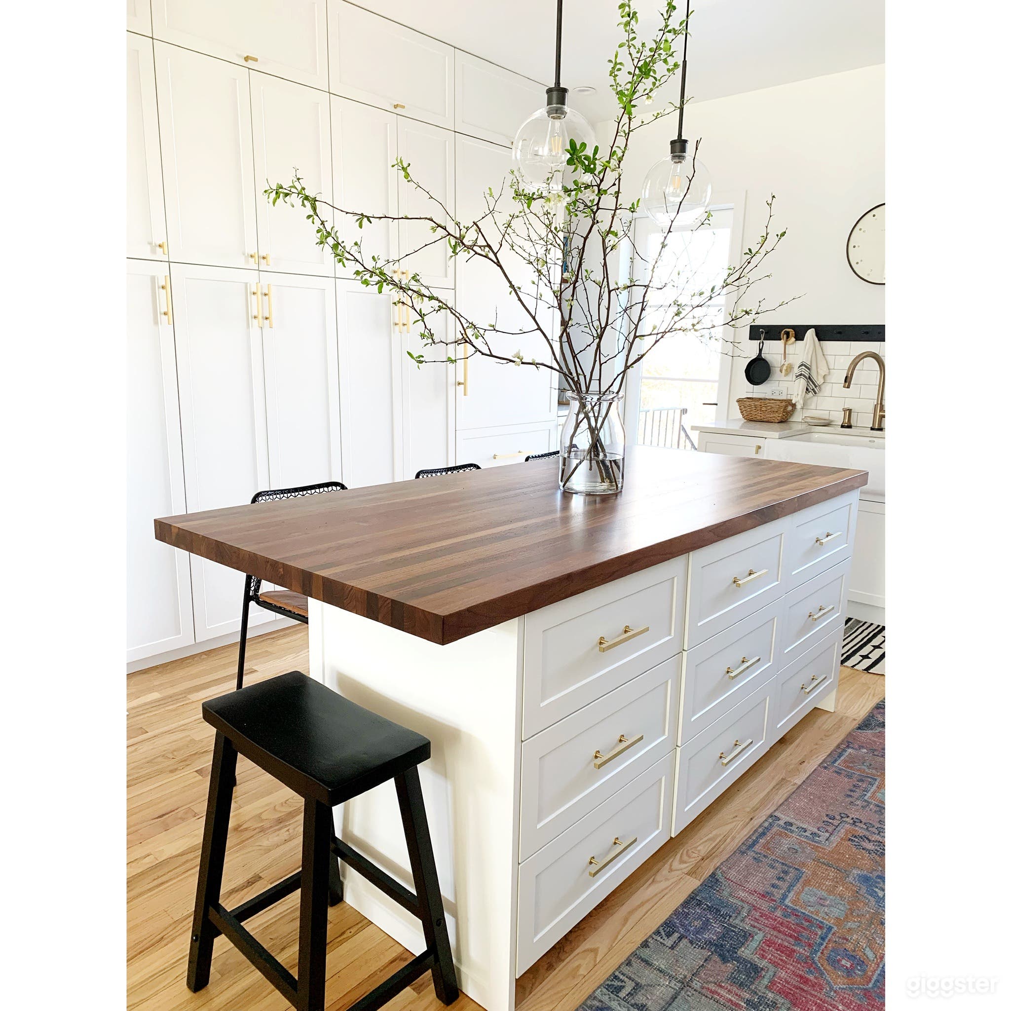 Bright + Airy Scandi/Modern Trad Brooklyn Townhome Photo 4