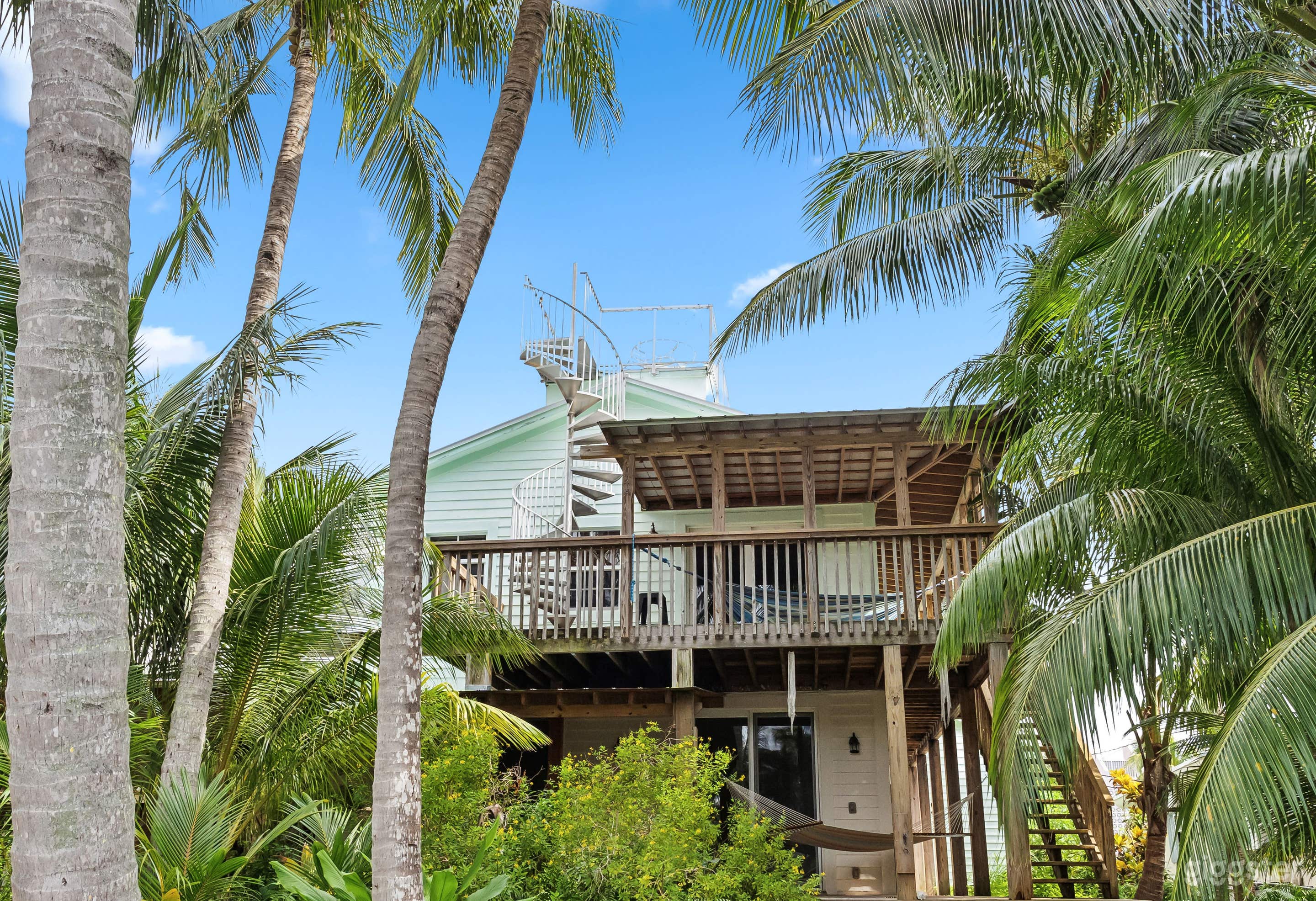 Miami Waterfront Home on Biscayne Bay Photo 2