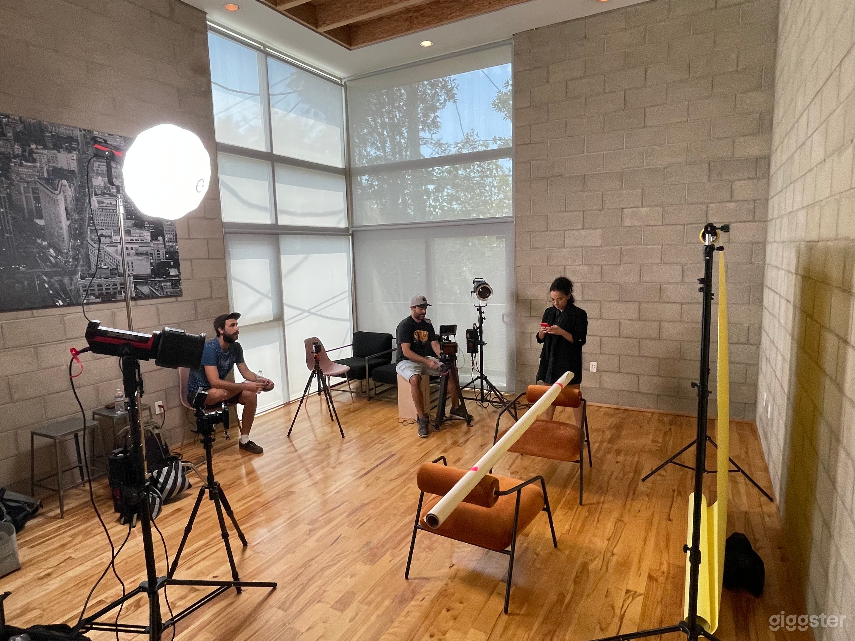 Natural Light Loft Photo Studio and Apartment Photo 4