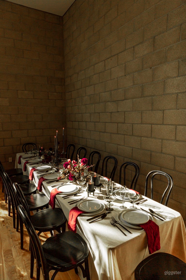  Natural Light Loft Photo Studio and Apartment 