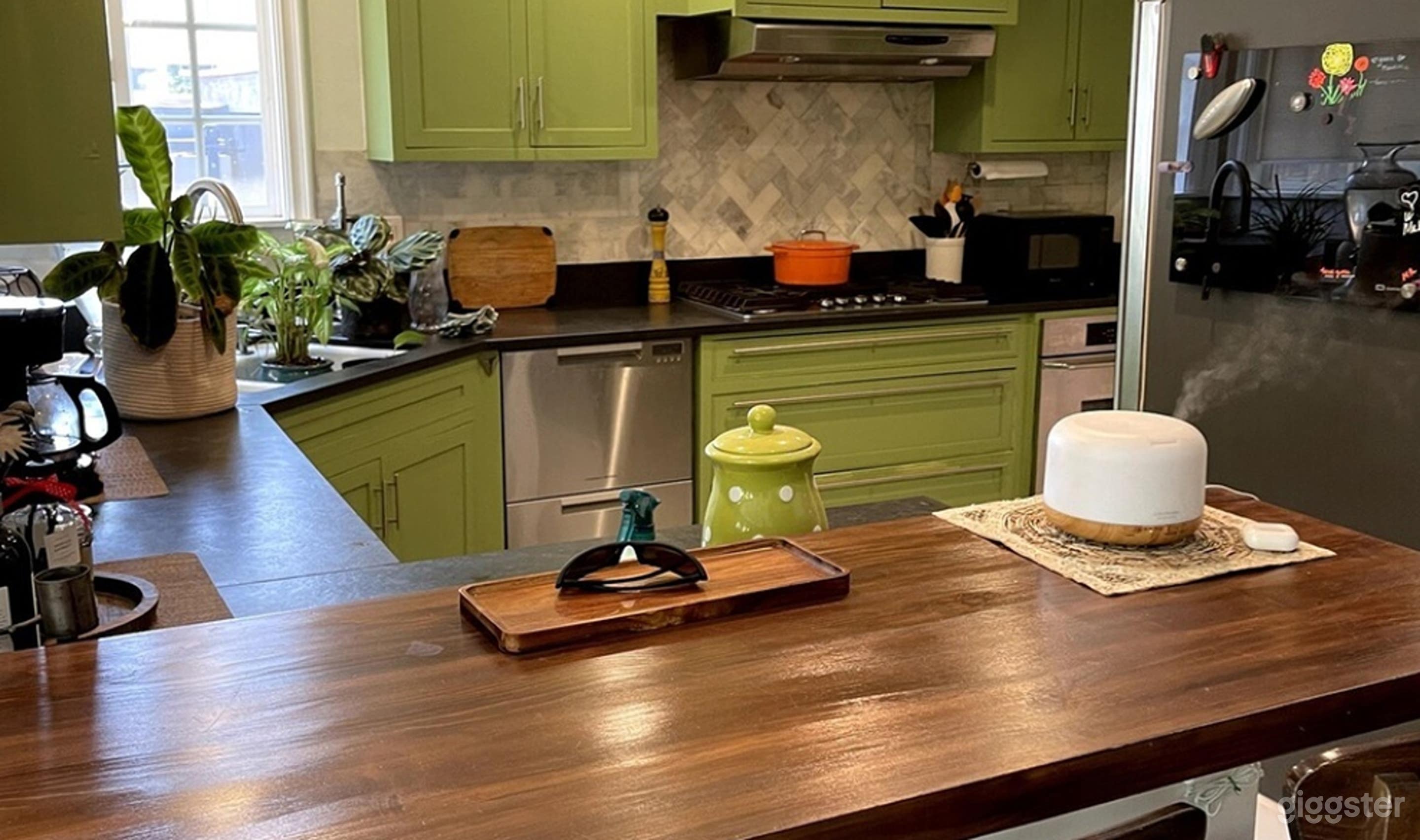 Private residential house with ADU Photo 3