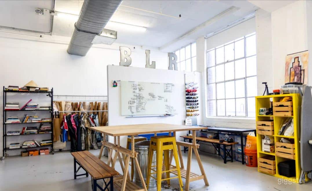 Natural Sun Light Artist Loft Photo 1