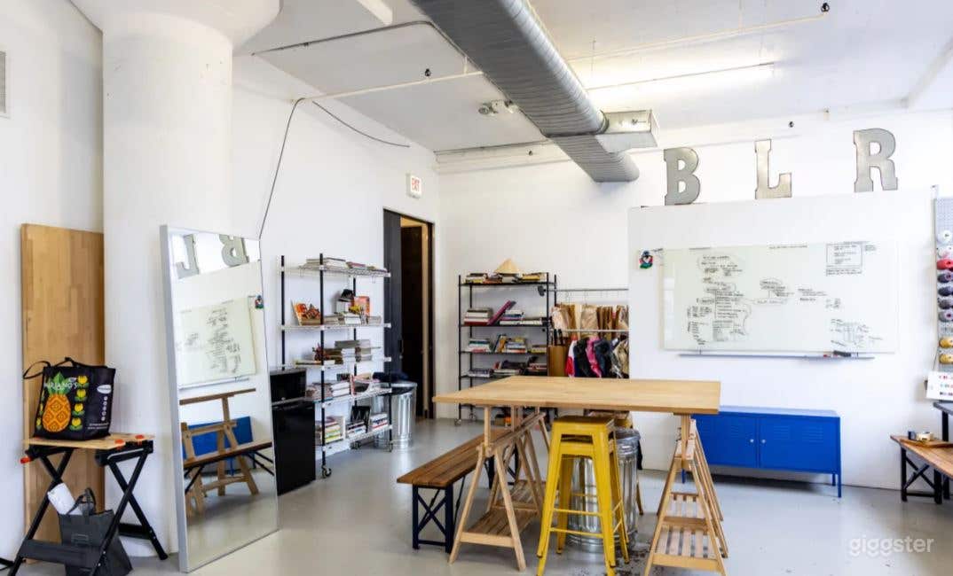 Natural Sun Light Artist Loft Photo 4