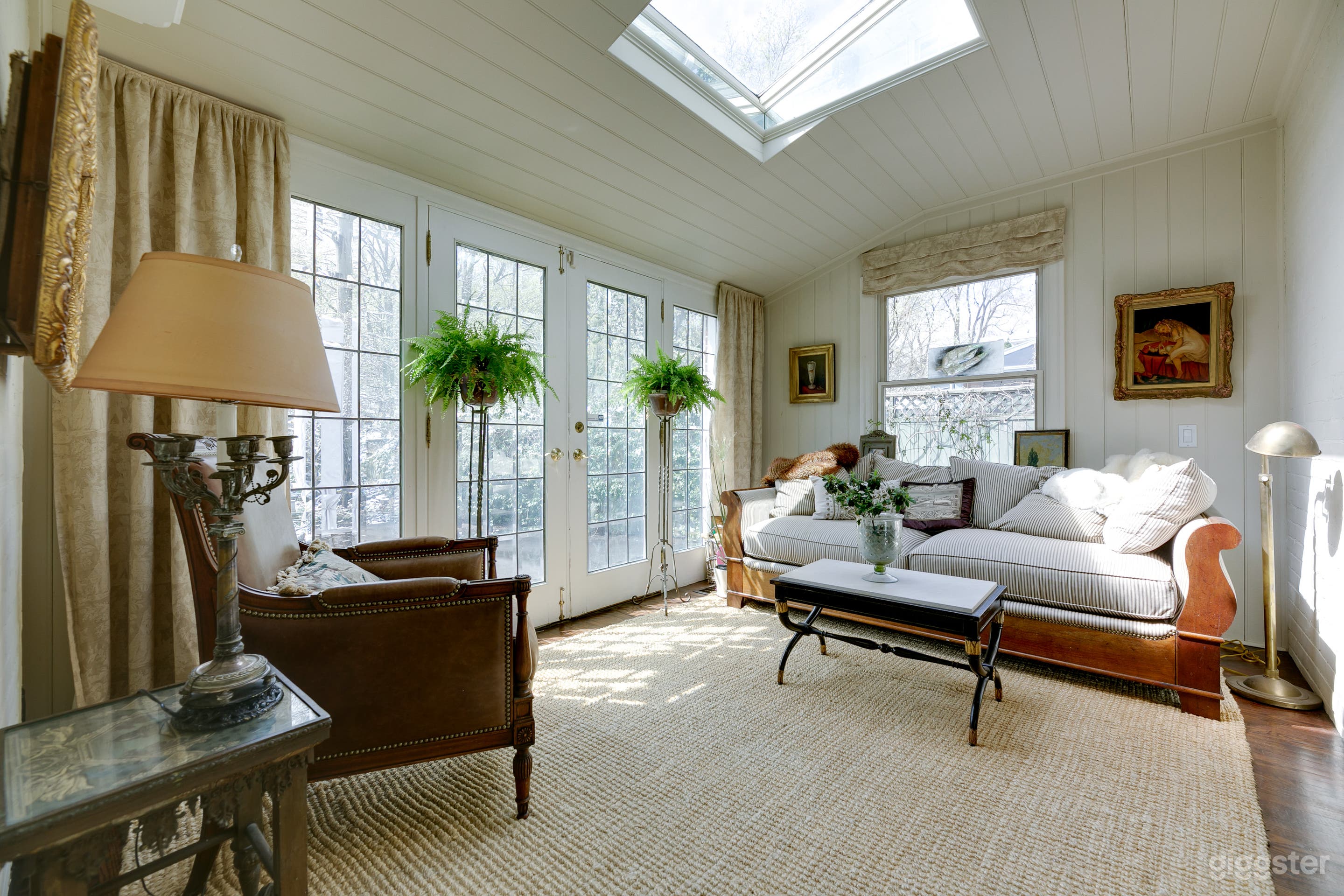 Beautiful Large Home in Hoggs Hollow  Photo 4