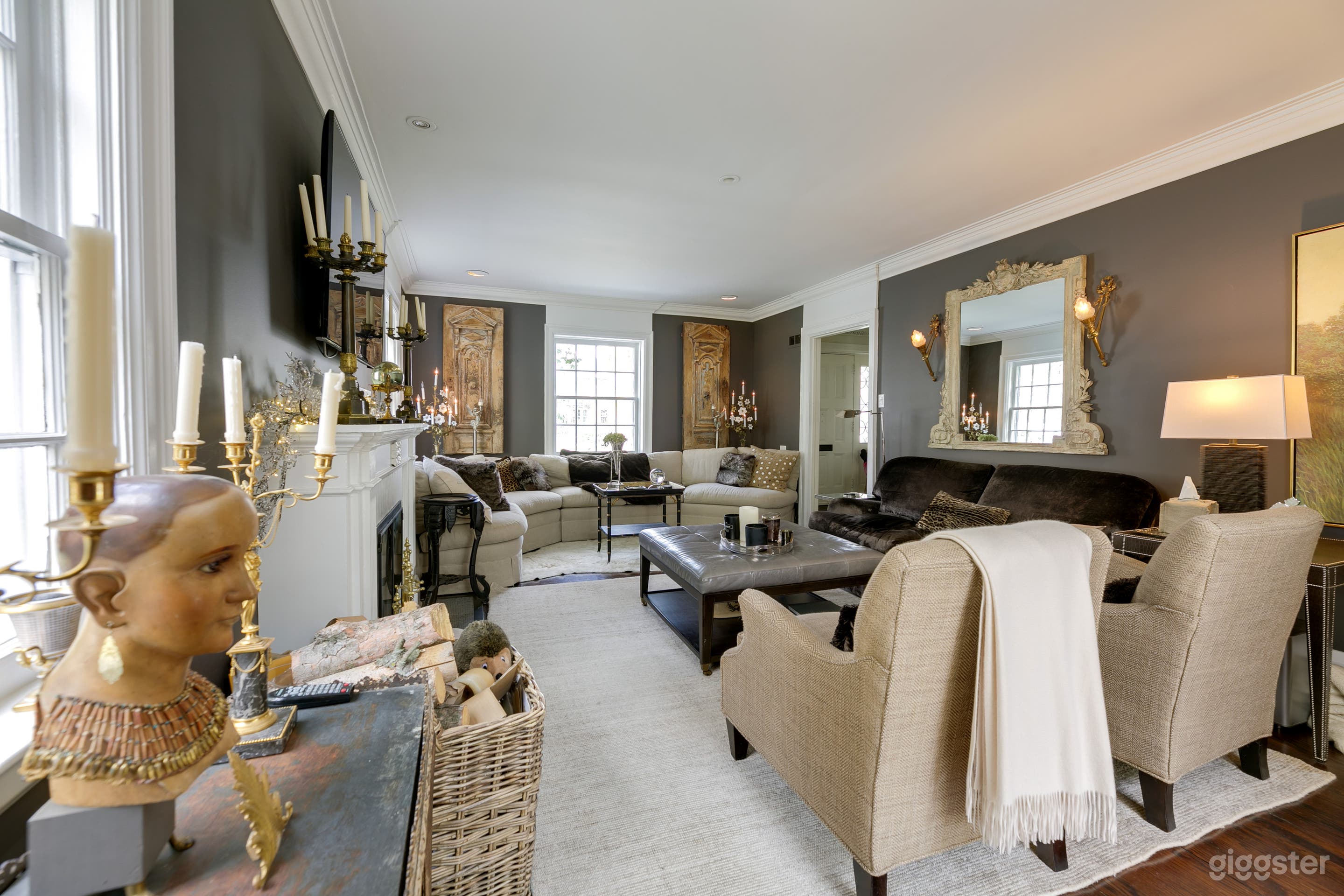 Beautiful Large Home in Hoggs Hollow  Photo 1