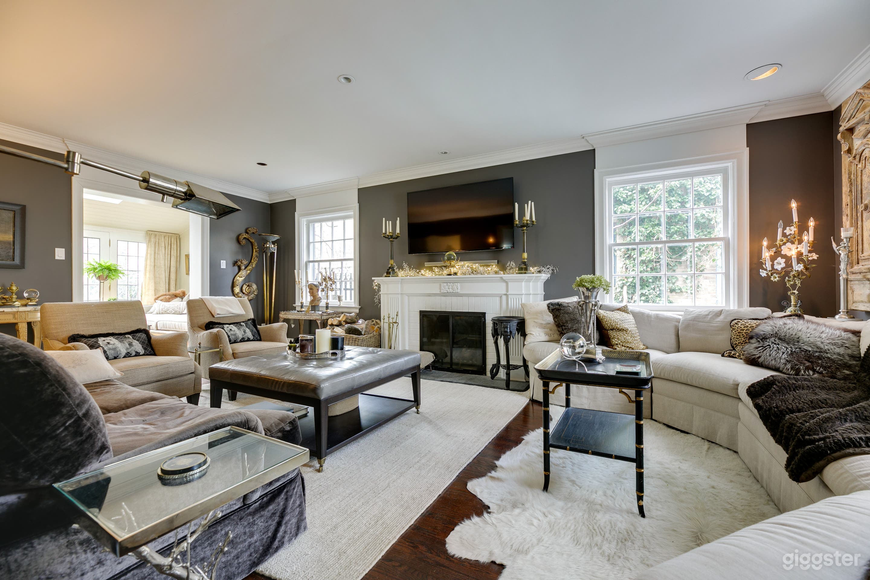 Beautiful Large Home in Hoggs Hollow  Photo 3