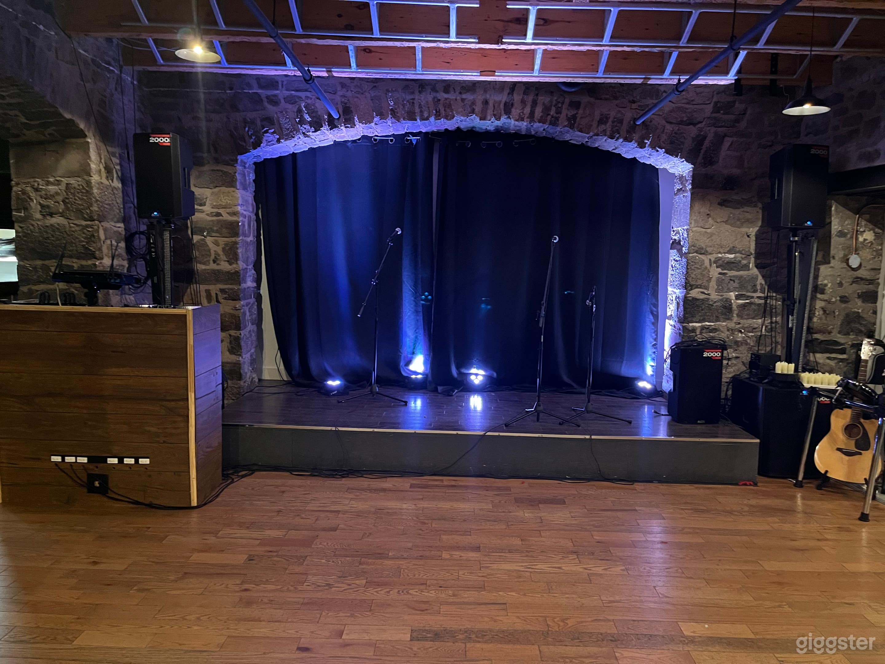 Old port's unique venue with dance floor & patio Photo 3