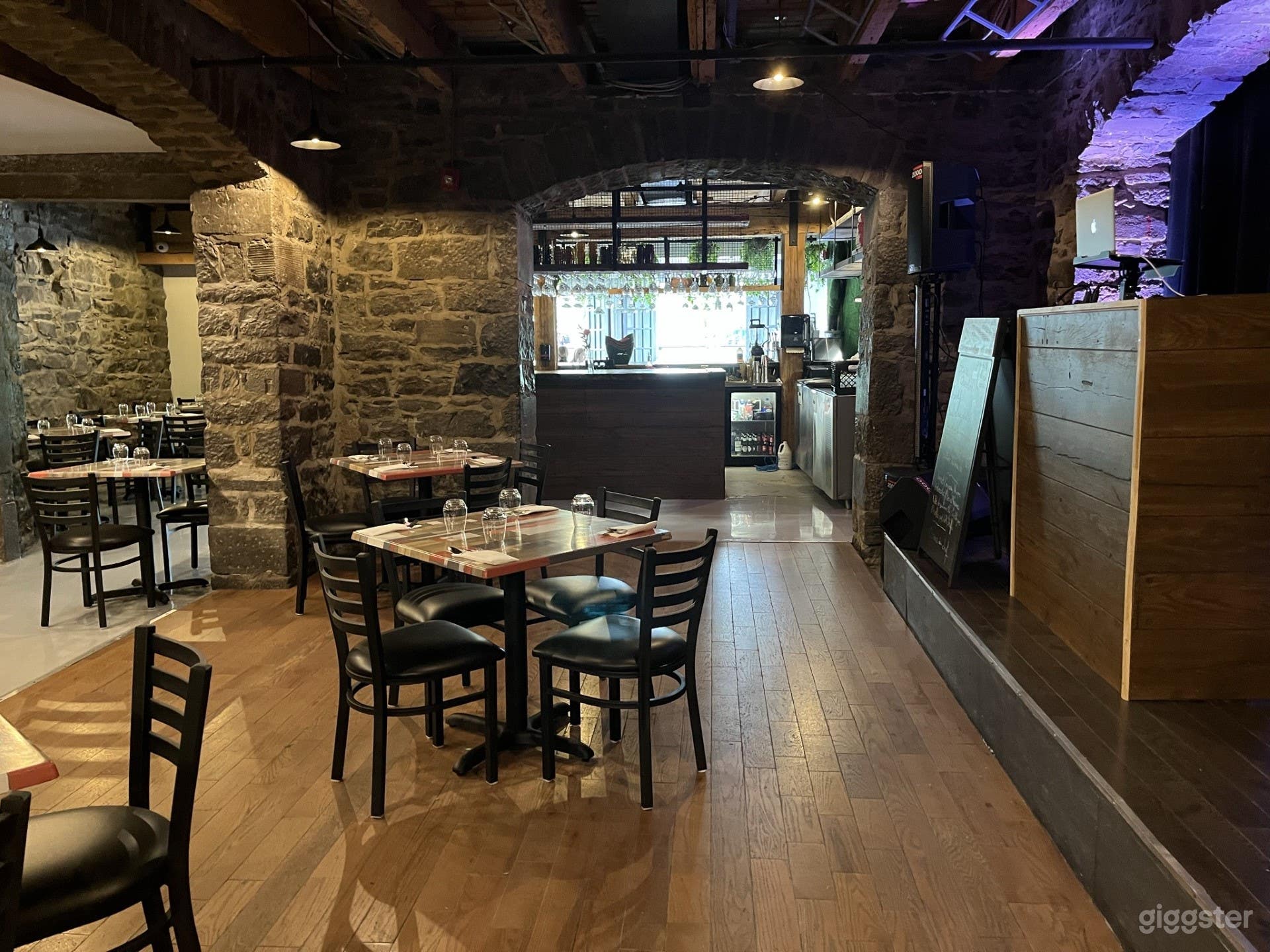 Old port's unique venue with dance floor & patio Photo 4