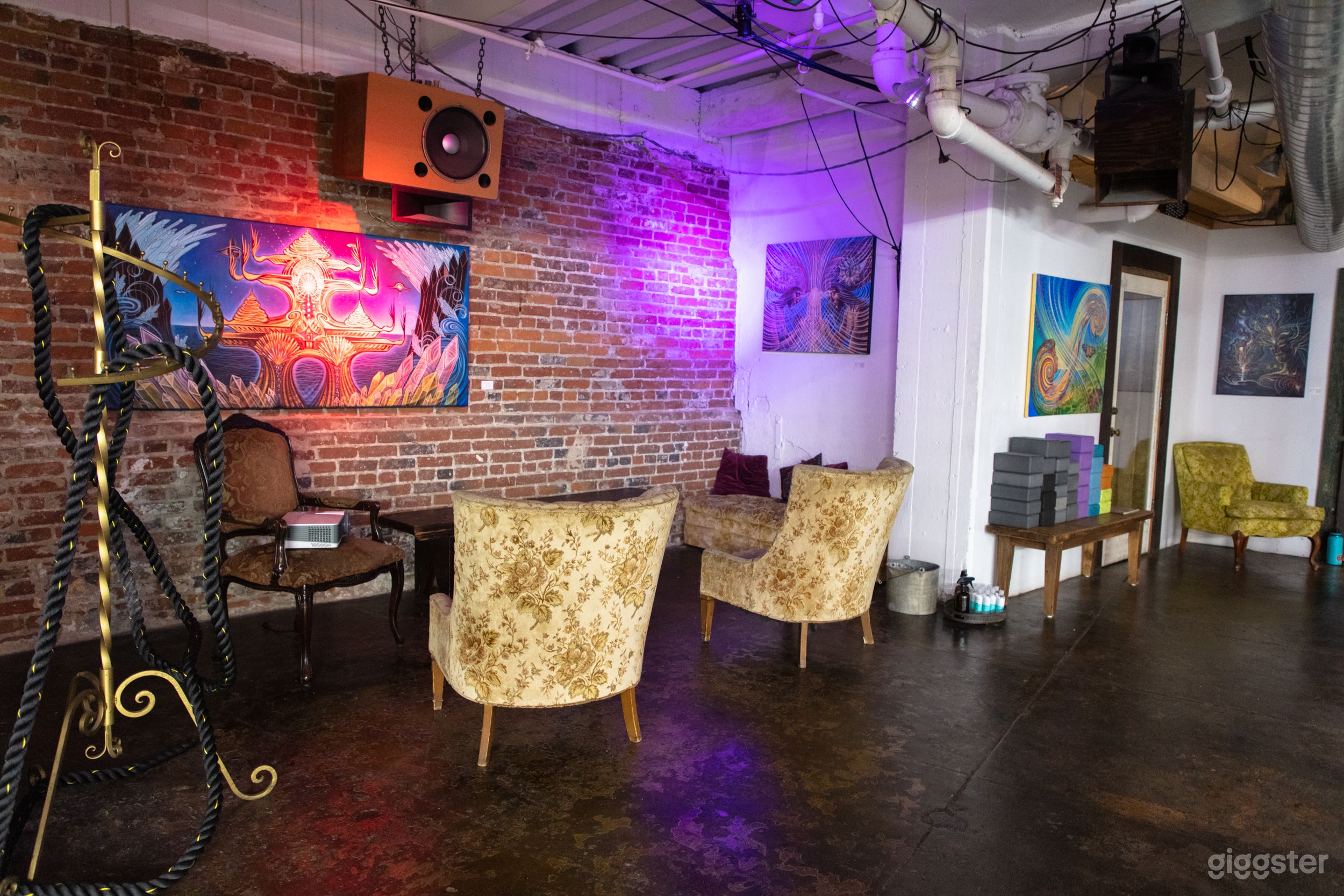 Seating area with vintage furniture. 