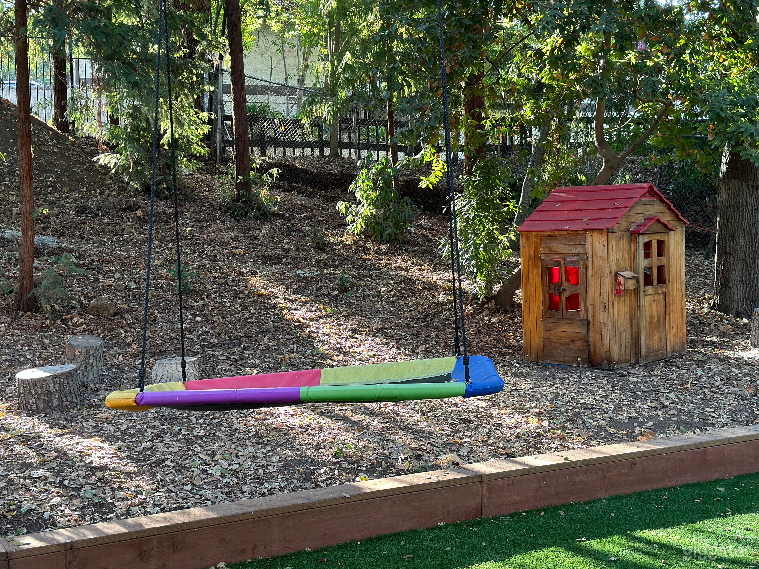 Naturally Shaded Creekside Venue with cooling Mist Photo 3