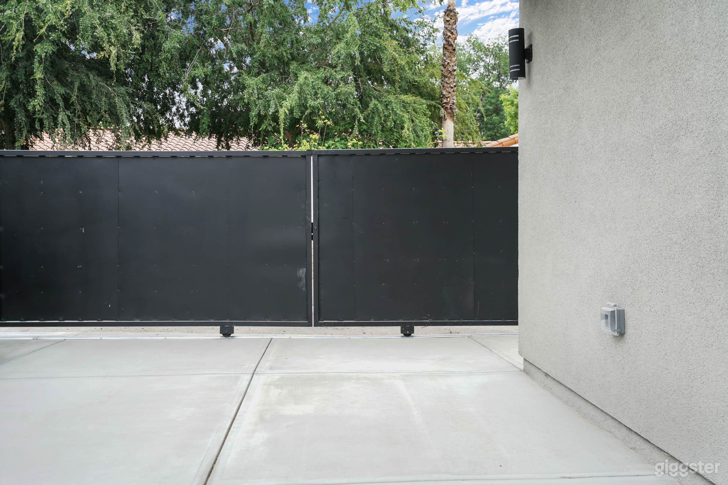 Modern &amp; New 3-Bed 2-Bath House in LA Photo 4