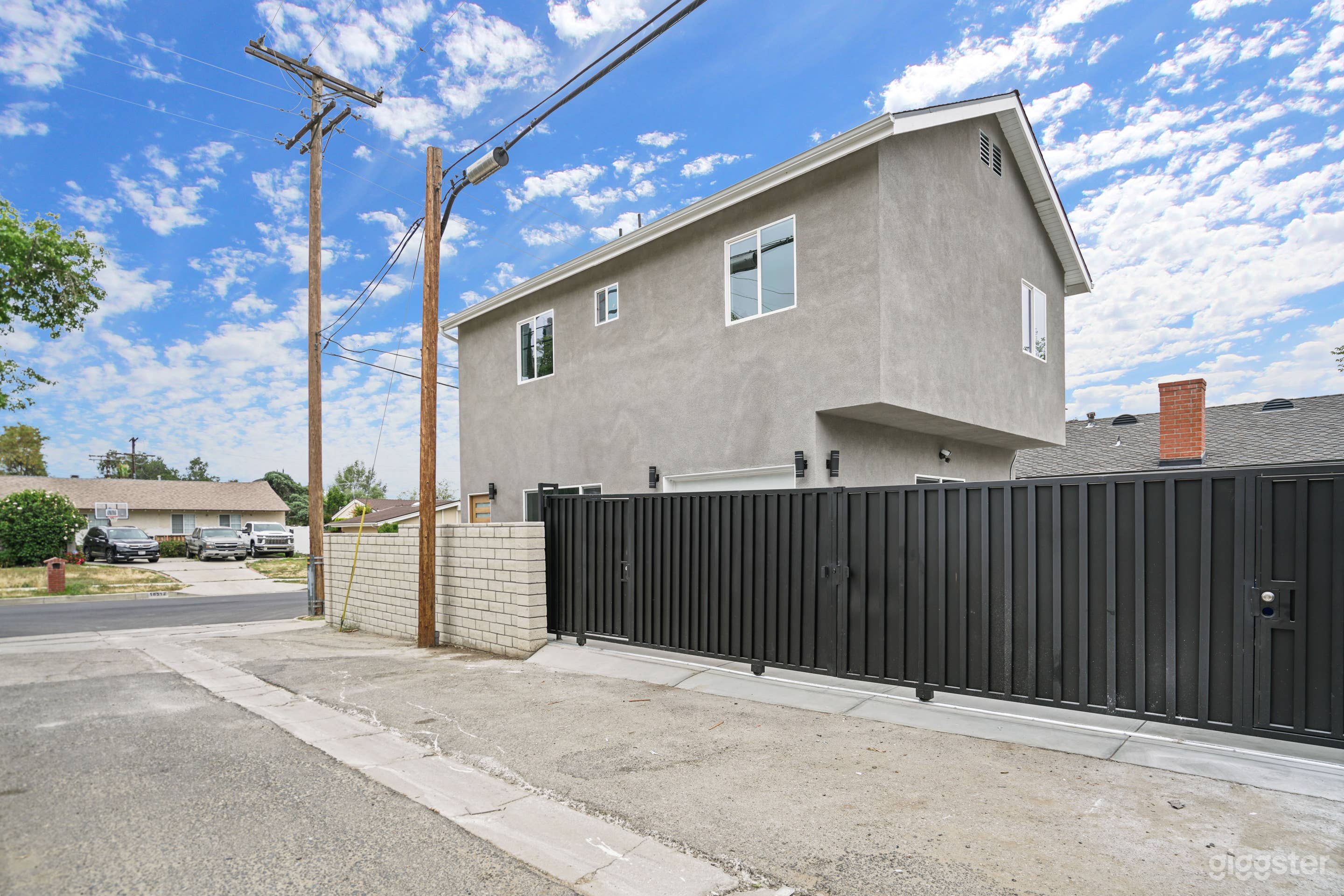 Modern &amp; New 3-Bed 2-Bath House in LA Photo 2