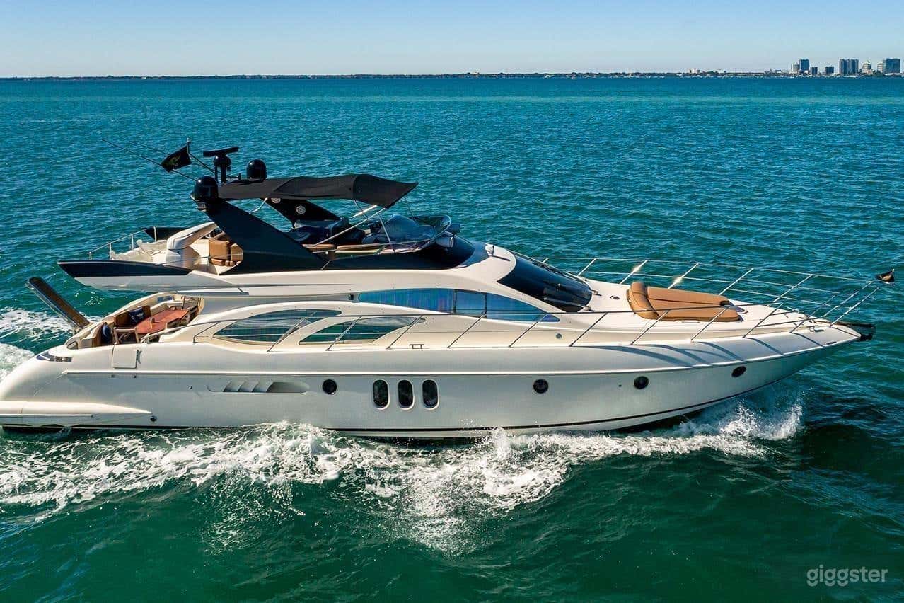 65' AZIMUT YACHT Photo 1