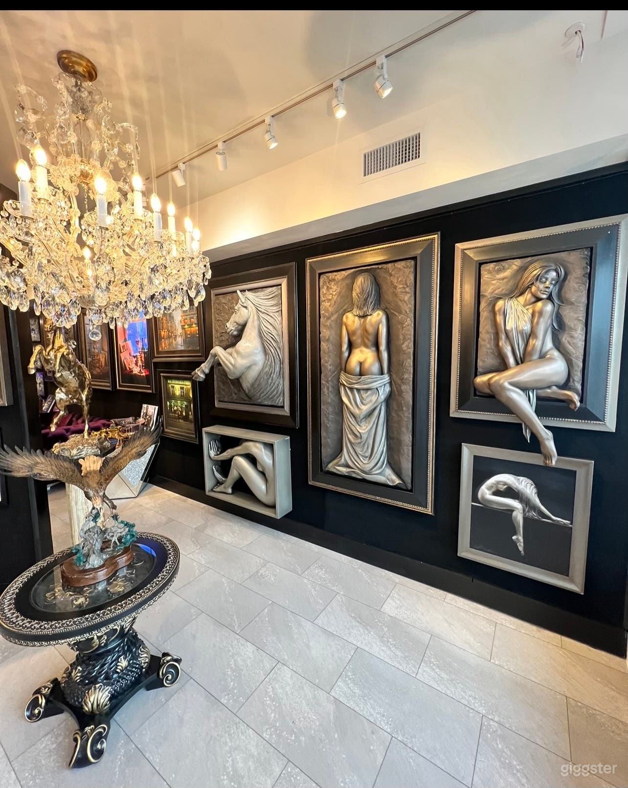 Fine art gallery in the heart of Laguna Beach Photo 3