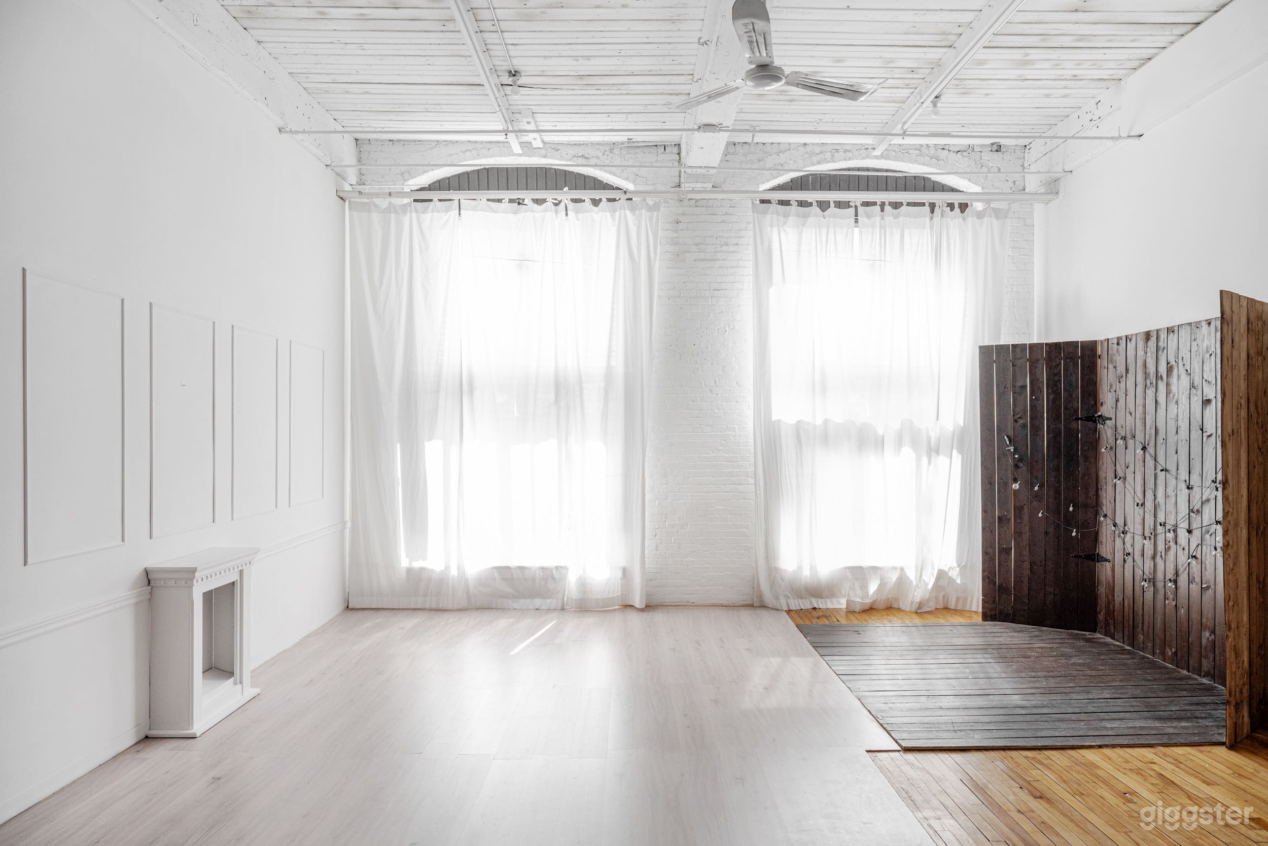 Photo and video equipment available for rent for an extra. Ask in the message. 