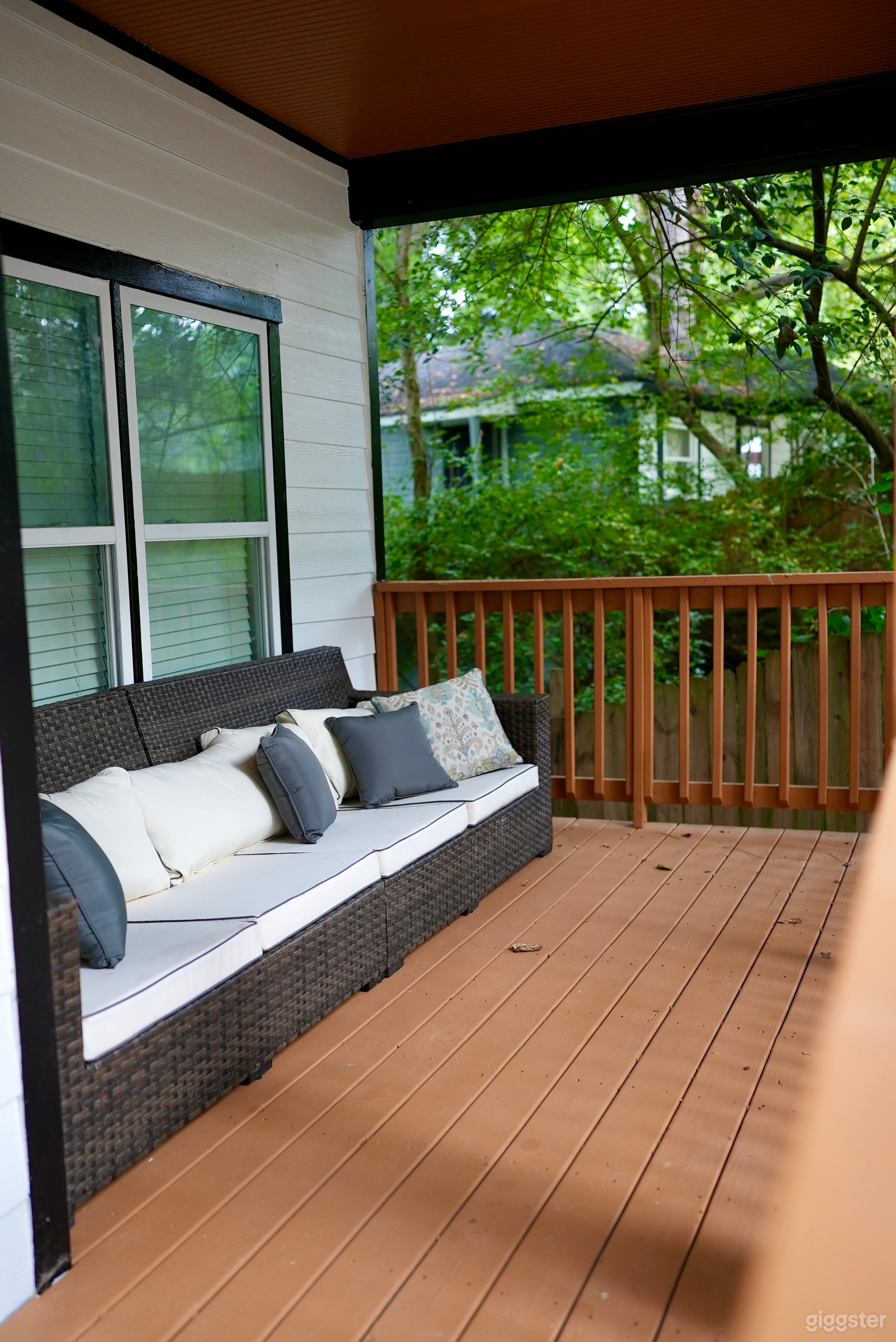 Spacious 5-Bedroom Atlanta Home with Natural Light – Perfect Photo 4